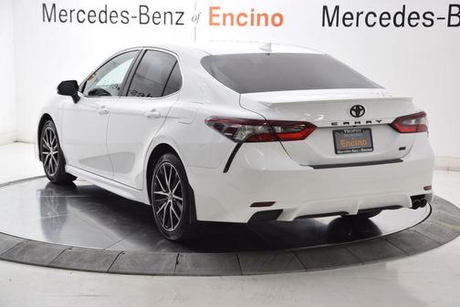 Ice Cap 2023 Toyota Camry SE