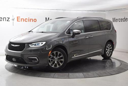 2023 Chrysler Pacifica L