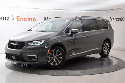 2023 Chrysler Pacifica L