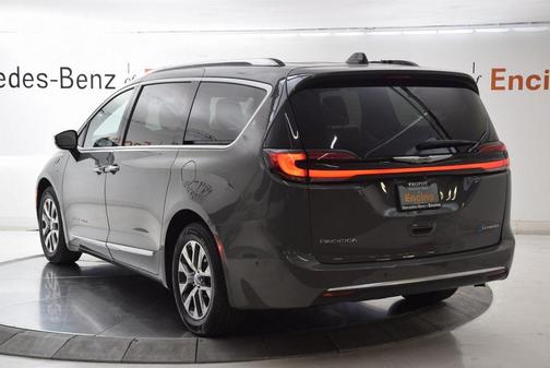 2023 Chrysler Pacifica L