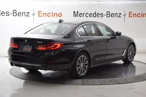 Black Sapphire Metallic 2019 BMW 530 530i