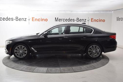 Black Sapphire Metallic 2019 BMW 530 530i