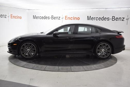 2018 Porsche Panamera 4