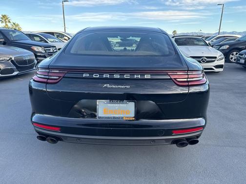 2018 Porsche Panamera 4