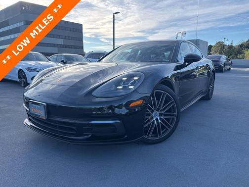 2018 Porsche Panamera 4