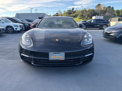 2018 Porsche Panamera 4