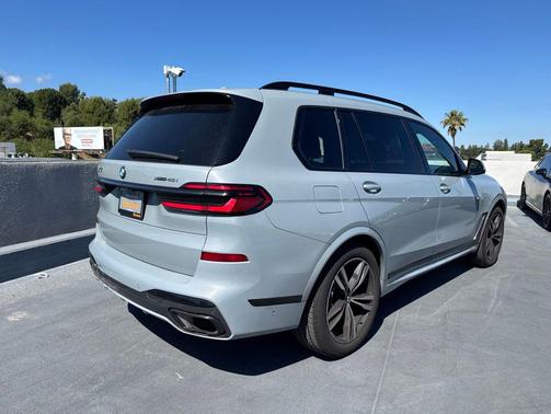 Brooklyn Grey Metallic 2024 BMW X7 xDrive40i