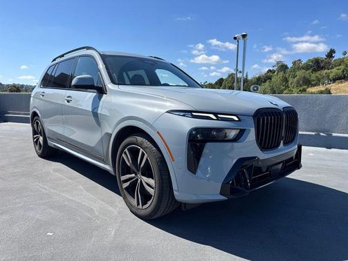 Brooklyn Grey Metallic 2024 BMW X7 xDrive40i