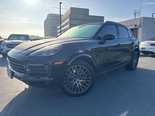 Black 2022 Porsche Cayenne Platinum Edition