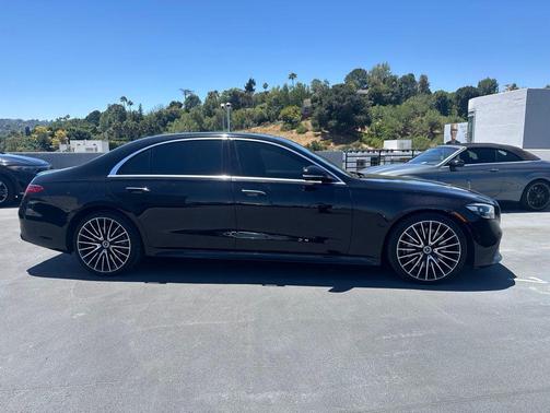 Black 2022 Mercedes-Benz S-Class 4MATIC