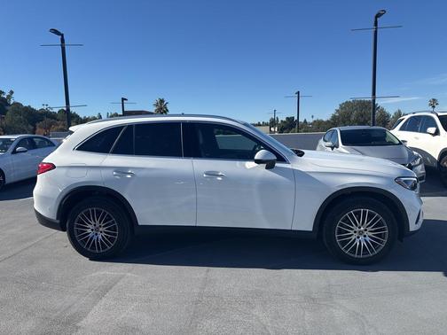 2025 Mercedes-Benz GLC 300 4MATIC