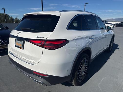 2025 Mercedes-Benz GLC 300 4MATIC