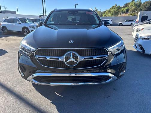 Black 2025 Mercedes-Benz GLC 350e Base