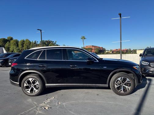 Black 2025 Mercedes-Benz GLC 350e Base