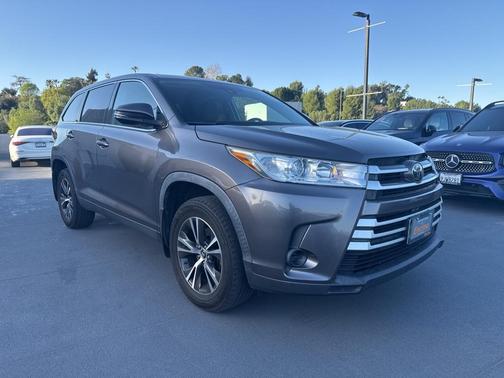 2019 Toyota Highlander LE