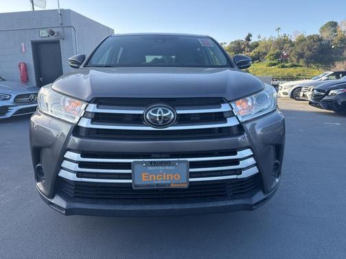2019 Toyota Highlander LE
