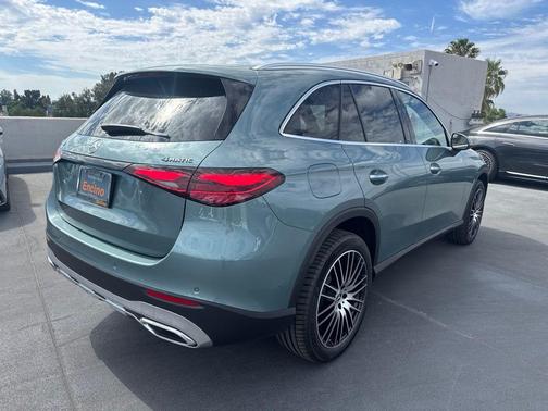 Verde Silver Metallic 2026 Mercedes-Benz GLC 300 4MATIC