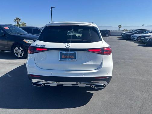 Polar White 2026 Mercedes-Benz GLC 300 Base
