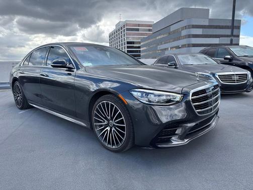 Graphite Gray Metallic 2022 Mercedes-Benz S-Class 4MATIC