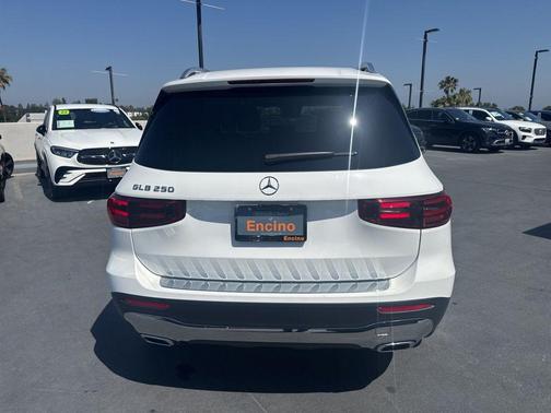 Polar White 2026 Mercedes-Benz GLB 250 Base