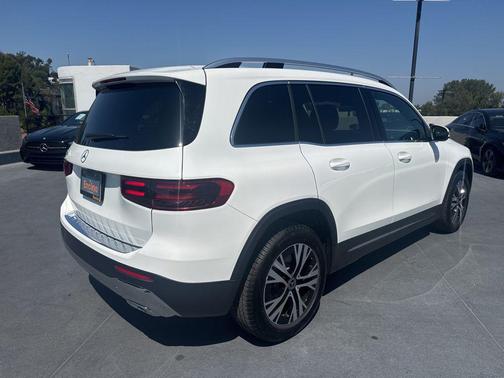 Polar White 2026 Mercedes-Benz GLB 250 Base