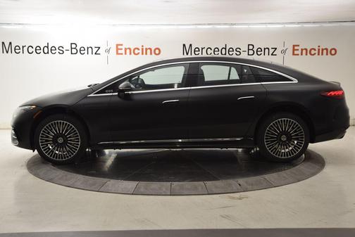 Black Magno 2026 Mercedes-Benz EQS 450 4MATIC