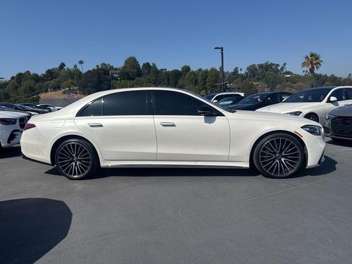 MANUFAKTUR Cashmere White Magno 2023 Mercedes-Benz S-Class 4MATIC