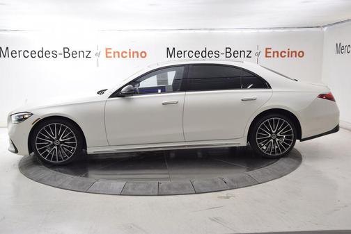 MANUFAKTUR Cashmere White Magno 2023 Mercedes-Benz S-Class 4MATIC