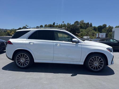 Polar White 2026 Mercedes-Benz GLE 450 4MATIC