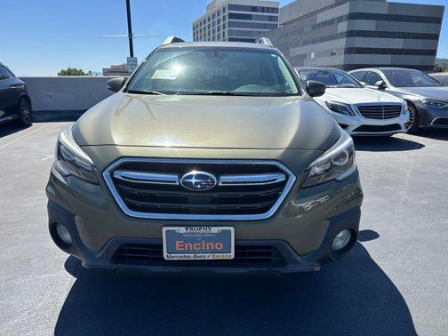 Wilderness Green Metallic 2018 Subaru Outback 2.5i Limited