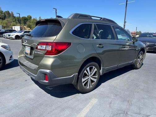 Wilderness Green Metallic 2018 Subaru Outback 2.5i Limited