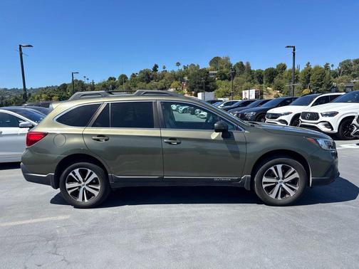 Wilderness Green Metallic 2018 Subaru Outback 2.5i Limited