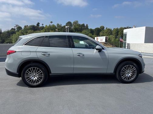 MANUFAKTUR Alpine Grey 2026 Mercedes-Benz GLC 300 Base