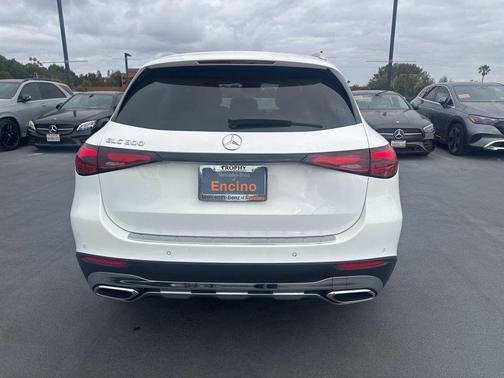 Polar White 2026 Mercedes-Benz GLC 300 Base