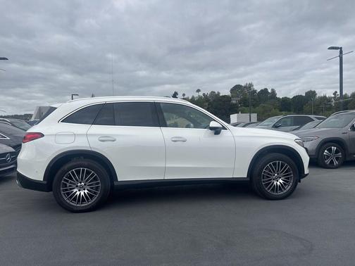Polar White 2026 Mercedes-Benz GLC 300 Base