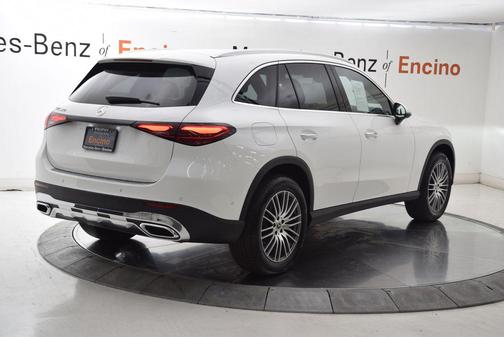 Polar White 2026 Mercedes-Benz GLC 300 Base