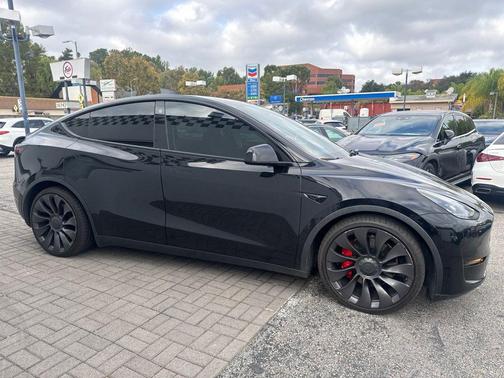 Solid Black 2021 Tesla Model Y Performance
