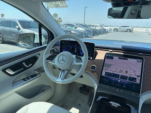 MANUFAKTUR Moonlight White Metallic 2026 Mercedes-Benz EQE 320 320 SUV