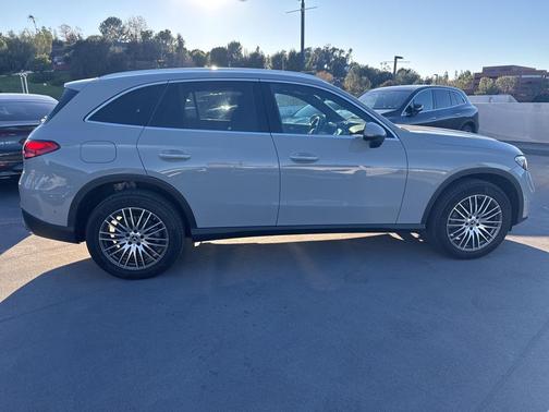 2025 Mercedes-Benz GLC 300 Base