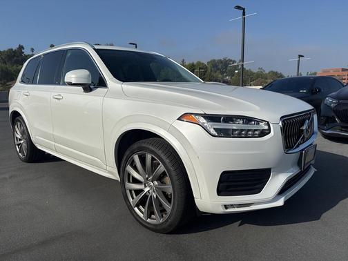 2020 Volvo XC90 T5 Momentum