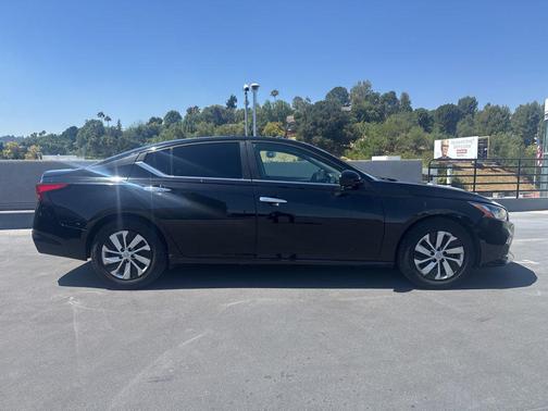 Super Black 2019 Nissan Altima 2.5 S