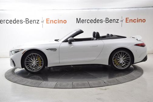MANUFAKTUR Moonlight White Metallic 2022 Mercedes-Benz AMG SL 63 Base