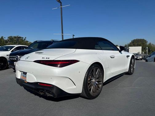 MANUFAKTUR Moonlight White Metallic 2022 Mercedes-Benz AMG SL 63 Base