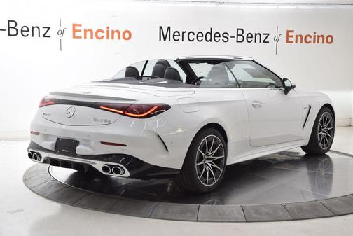 MANUFAKTUR Moonlight White Metallic 2026 Mercedes-Benz AMG CLE 53 4MATIC+