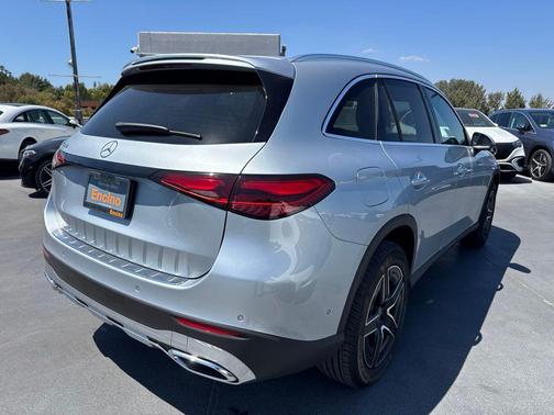Cirrus Silver Metallic 2026 Mercedes-Benz GLC 300 Base