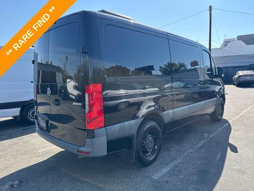 Obsidian Black Metallic 2021 Mercedes-Benz Sprinter 2500 Standard Roof