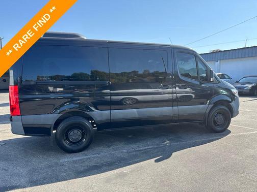 Obsidian Black Metallic 2021 Mercedes-Benz Sprinter 2500 Standard Roof