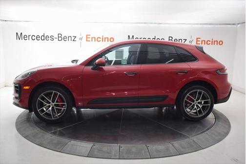 2023 Porsche Macan Base