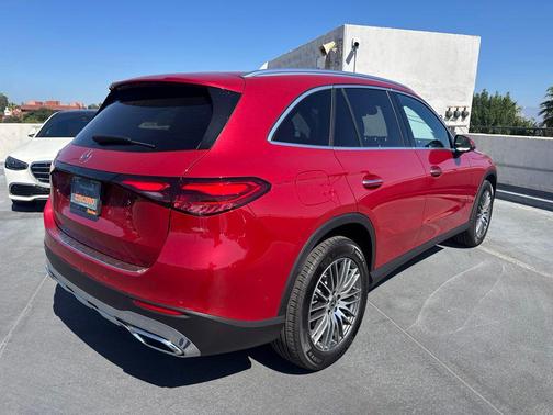 MANUFAKTUR Patagonia Red Metallic 2026 Mercedes-Benz GLC 300 Base