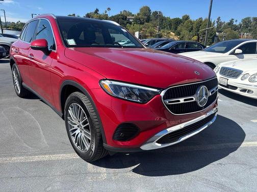 MANUFAKTUR Patagonia Red Metallic 2026 Mercedes-Benz GLC 300 Base